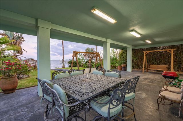 1617 Dick Bay Drive, Dickinson, TX 77539