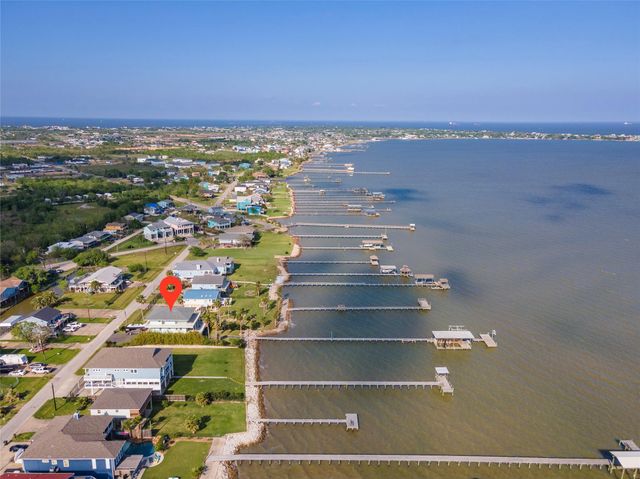 1617 Dick Bay Drive, Dickinson, TX 77539