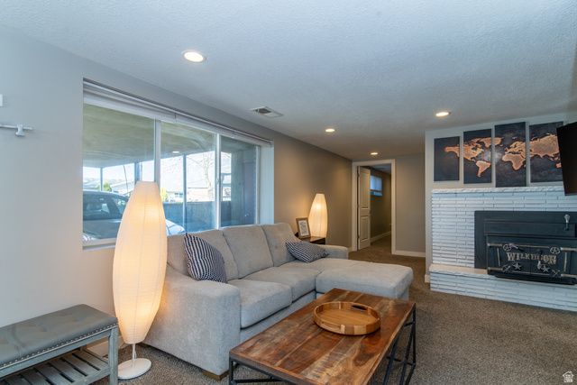 2226 E CASTLE HILL AVE, Cottonwood Heights, UT 84121