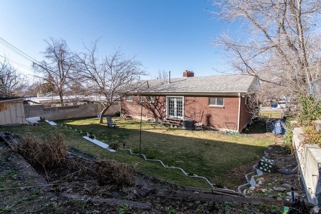 2226 E CASTLE HILL AVE, Cottonwood Heights, UT 84121