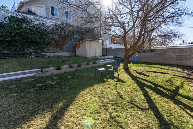 2226 E CASTLE HILL AVE, Cottonwood Heights, UT 84121