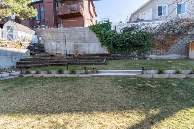 2226 E CASTLE HILL AVE, Cottonwood Heights, UT 84121