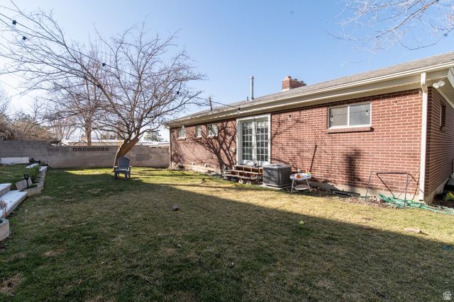 2226 E CASTLE HILL AVE, Cottonwood Heights, UT 84121