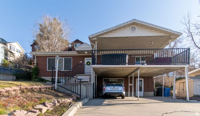 2226 E CASTLE HILL AVE, Cottonwood Heights, UT 84121