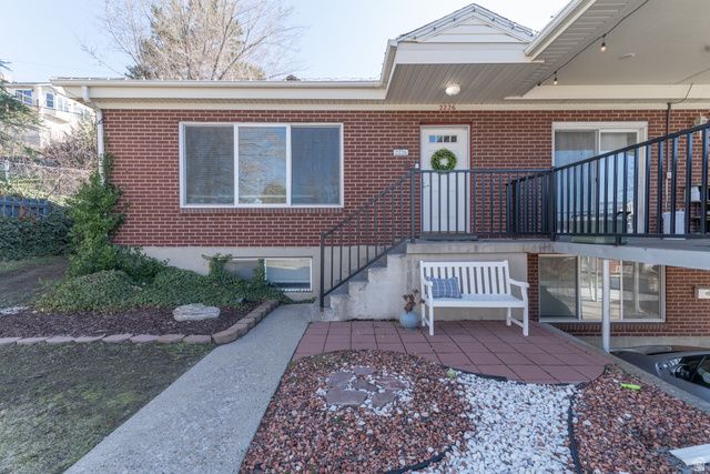 2226 E CASTLE HILL AVE, Cottonwood Heights, UT 84121