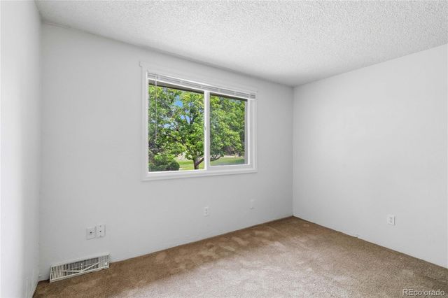 3040 S Macon Circle, Aurora, CO 80014