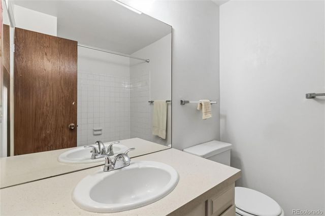 3040 S Macon Circle, Aurora, CO 80014