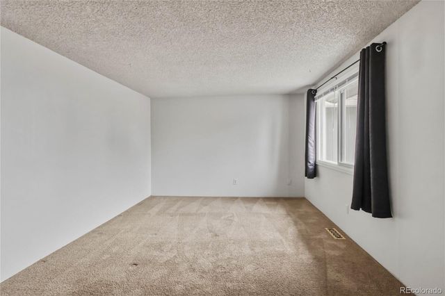 3040 S Macon Circle, Aurora, CO 80014