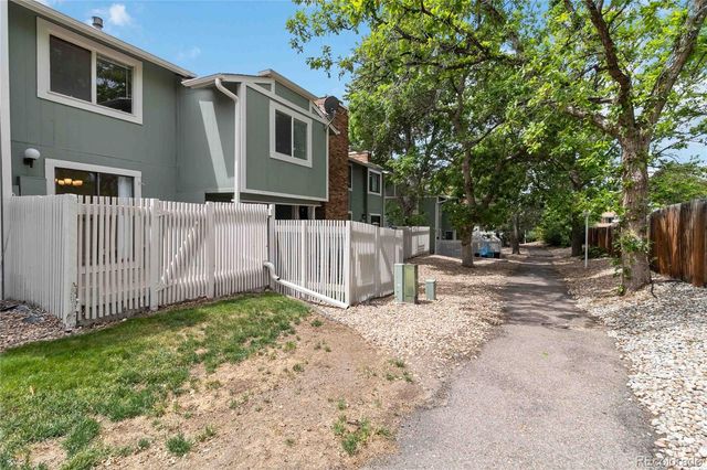3040 S Macon Circle, Aurora, CO 80014