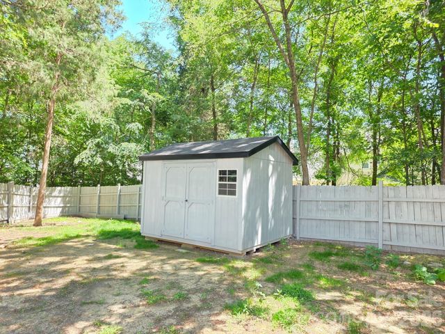 10317 Stoneykirk Lane, Charlotte, NC 28269