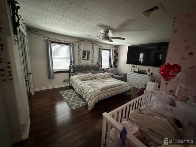 134 Benart Place, Middlesex, NJ 08846