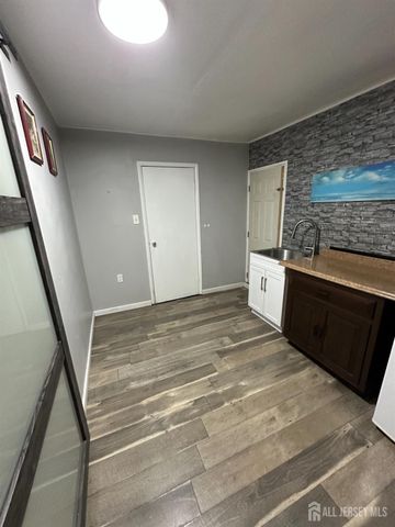 134 Benart Place, Middlesex, NJ 08846