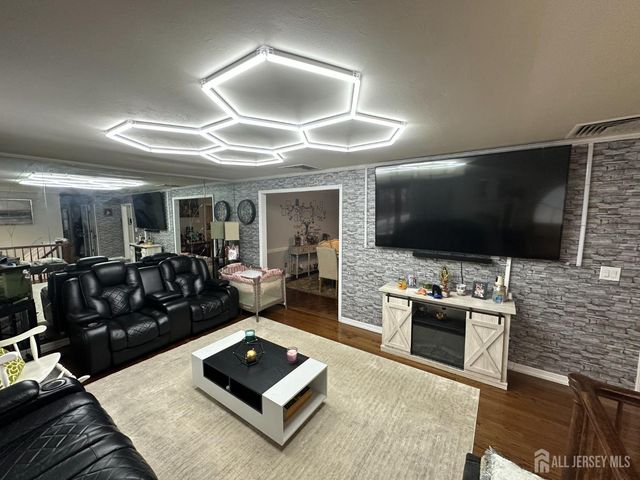 134 Benart Place, Middlesex, NJ 08846