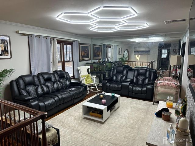 134 Benart Place, Middlesex, NJ 08846