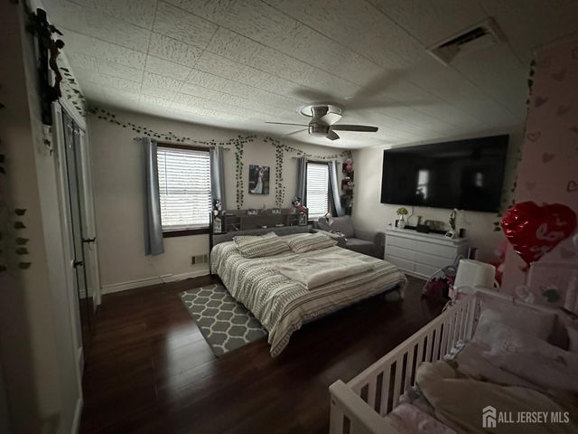 134 Benart Place, Middlesex, NJ 08846