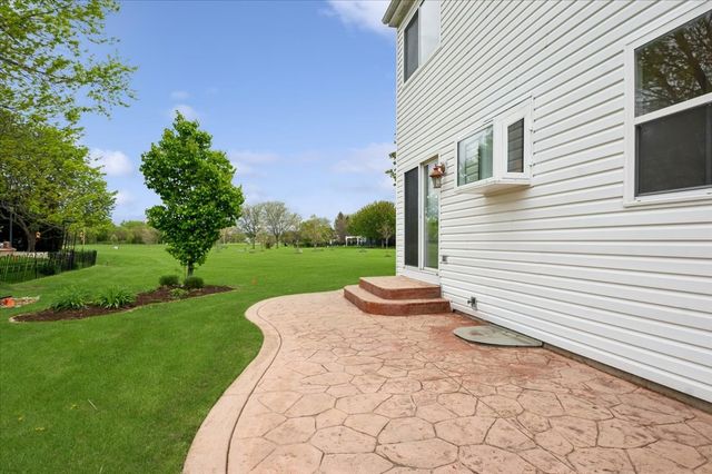 5513 Chancery Way, Lake In The Hills, IL 60156
