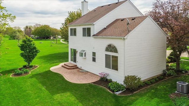 5513 Chancery Way, Lake In The Hills, IL 60156