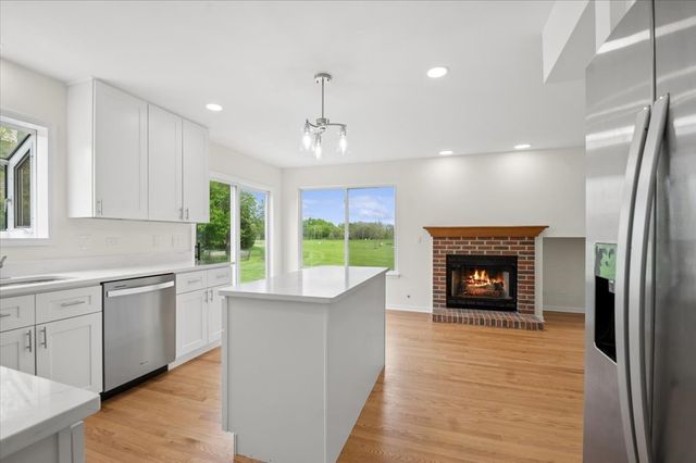 5513 Chancery Way, Lake In The Hills, IL 60156