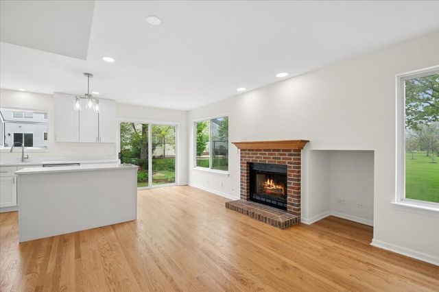 5513 Chancery Way, Lake In The Hills, IL 60156