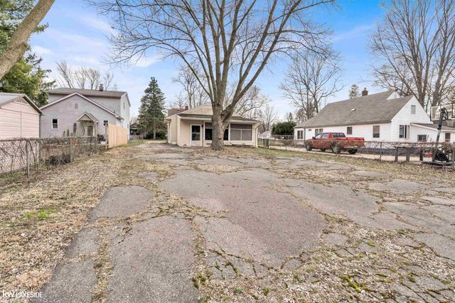 3207 Caroline Street, Auburn Hills, MI 48326