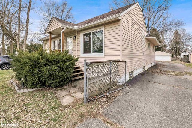 3207 Caroline Street, Auburn Hills, MI 48326