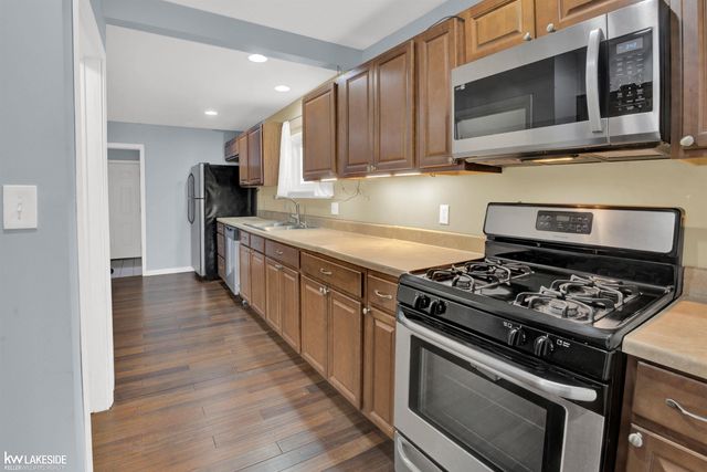 3207 Caroline Street, Auburn Hills, MI 48326