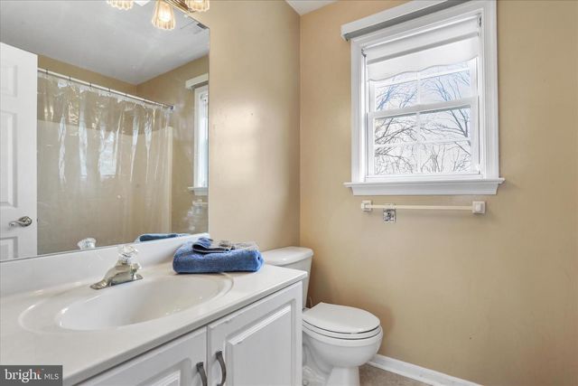 108 FOXHALL RD, Charles Town, WV 25414