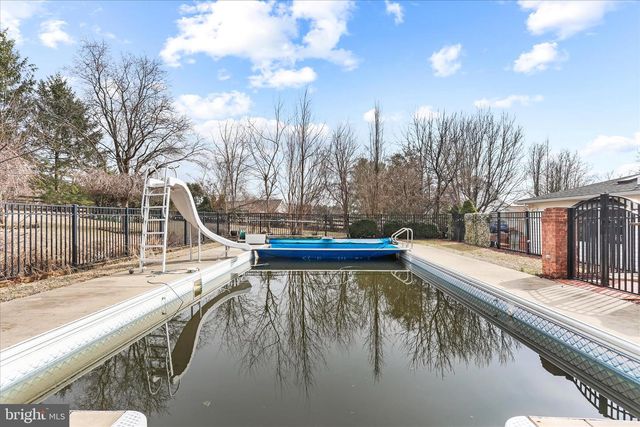 108 FOXHALL RD, Charles Town, WV 25414