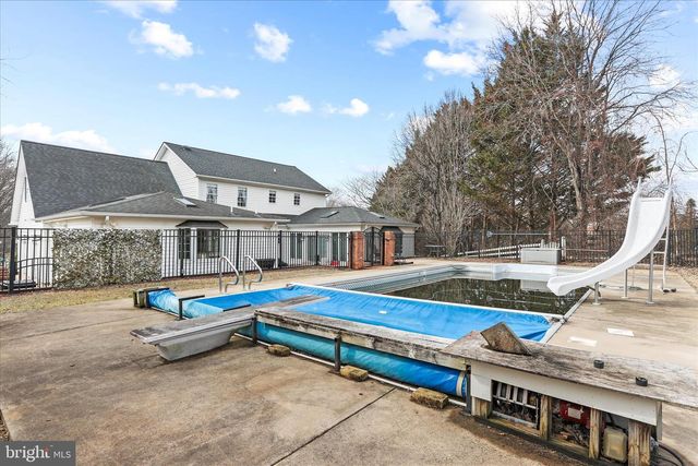 108 FOXHALL RD, Charles Town, WV 25414