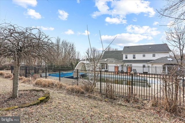 108 FOXHALL RD, Charles Town, WV 25414