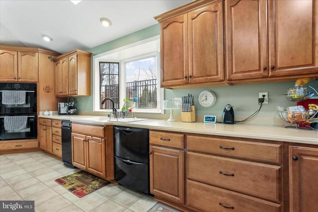 108 FOXHALL RD, Charles Town, WV 25414