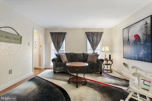 108 FOXHALL RD, Charles Town, WV 25414