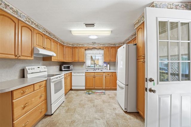 212 MARTINIQUE ROAD, North Port, FL 34287