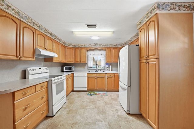 212 MARTINIQUE ROAD, North Port, FL 34287