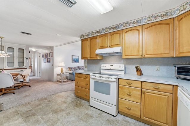 212 MARTINIQUE ROAD, North Port, FL 34287