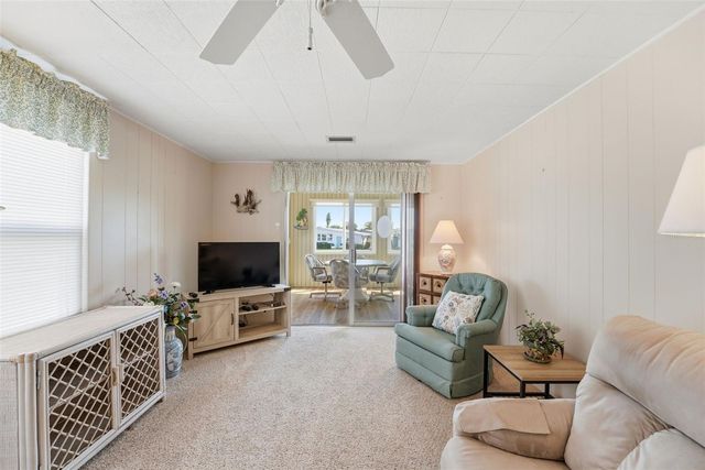 212 MARTINIQUE ROAD, North Port, FL 34287