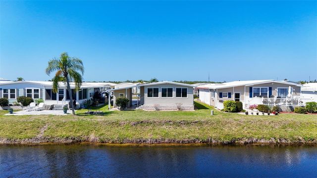 212 MARTINIQUE ROAD, North Port, FL 34287