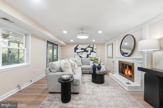 6512 CAPE CT, Falls Church, VA 22043