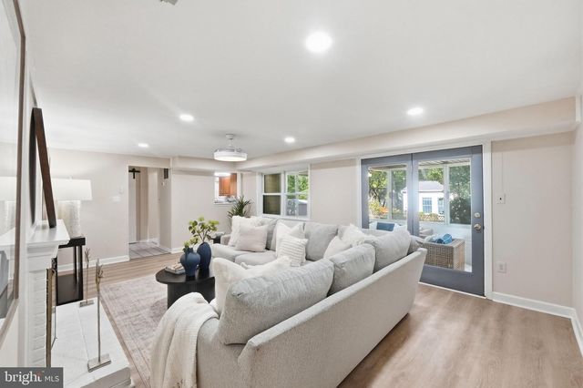 6512 CAPE CT, Falls Church, VA 22043