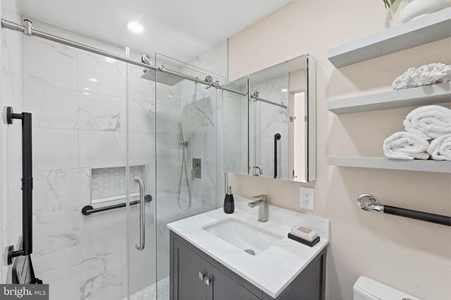 6512 CAPE CT, Falls Church, VA 22043