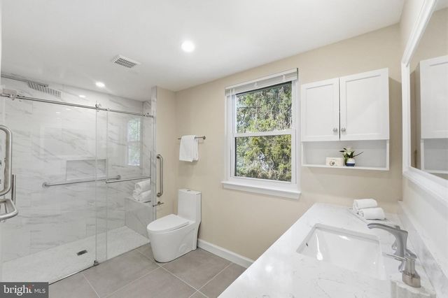 6512 CAPE CT, Falls Church, VA 22043