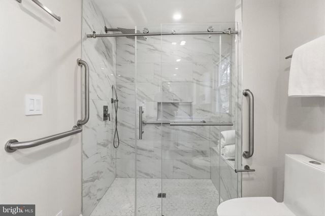 6512 CAPE CT, Falls Church, VA 22043