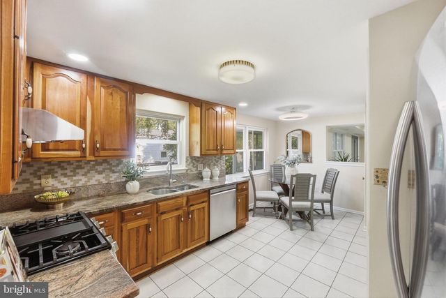6512 CAPE CT, Falls Church, VA 22043