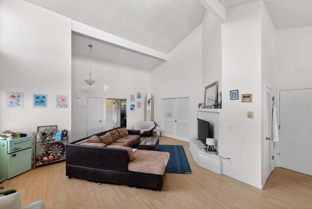 300 Columbia Street, Santa Cruz, CA 95060