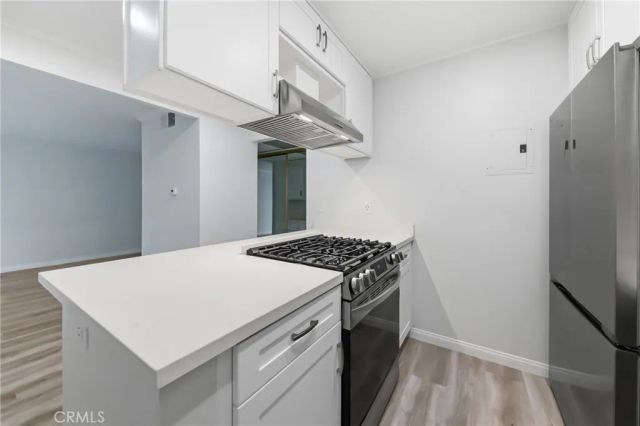 1422 Cabrillo Park B, Santa Ana, CA 92701