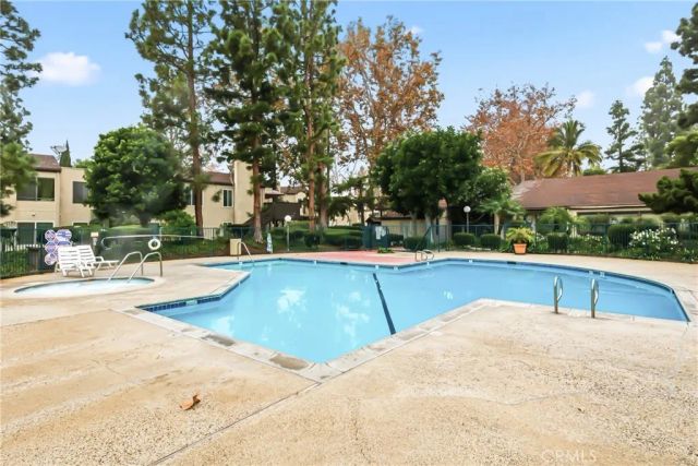 1422 Cabrillo Park B, Santa Ana, CA 92701
