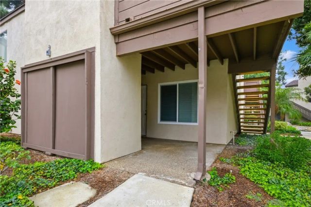 1422 Cabrillo Park B, Santa Ana, CA 92701