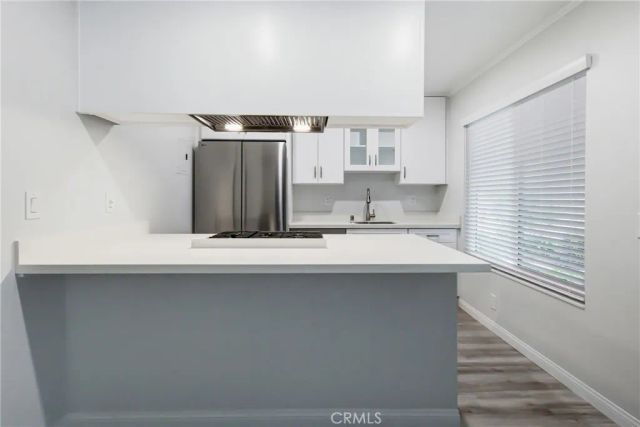 1422 Cabrillo Park B, Santa Ana, CA 92701