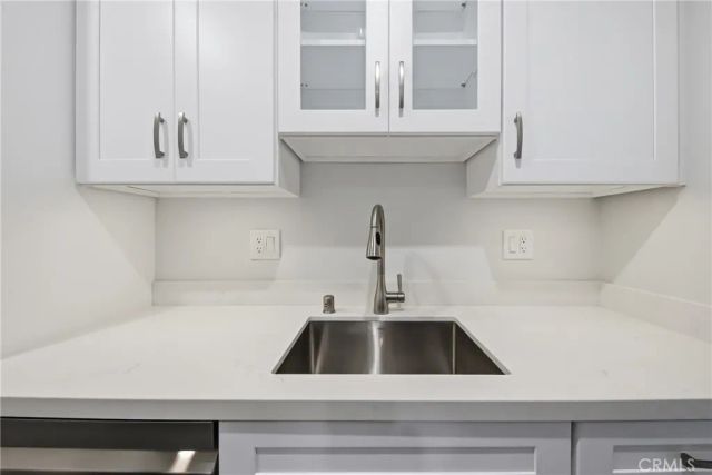 1422 Cabrillo Park B, Santa Ana, CA 92701