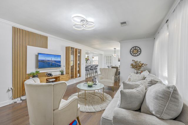 1024 W Recess Road, Hanahan, SC 29410